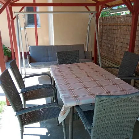 Apartment Gyoengyvirag Apartmanhaz Hajduszoboszlo