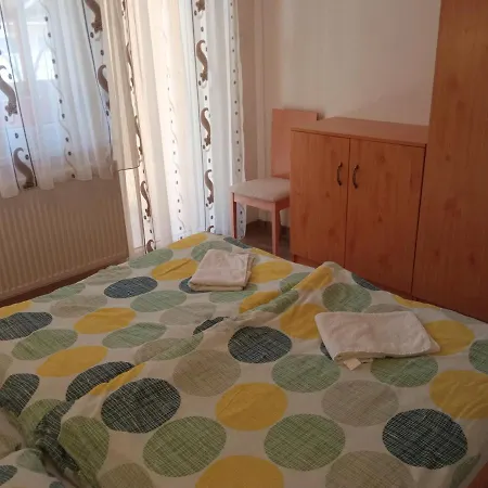 Gyoengyvirag Apartmanhaz Hajduszoboszlo