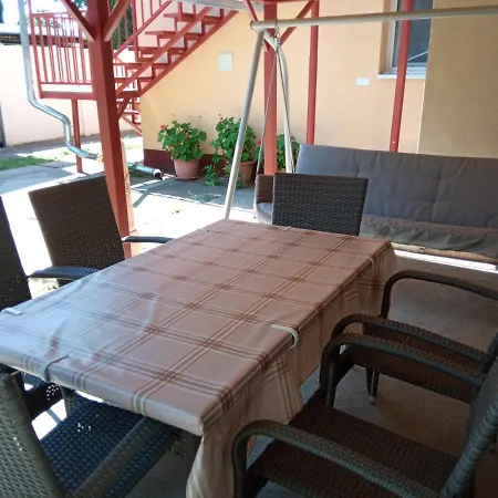 Gyoengyvirag Apartmanhaz Apartment Hajduszoboszlo