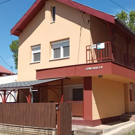 Gyoengyvirag Apartmanhaz Apartment *