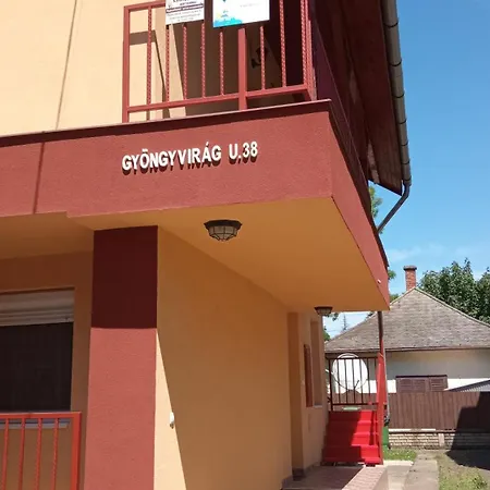 Gyoengyvirag Apartmanhaz *