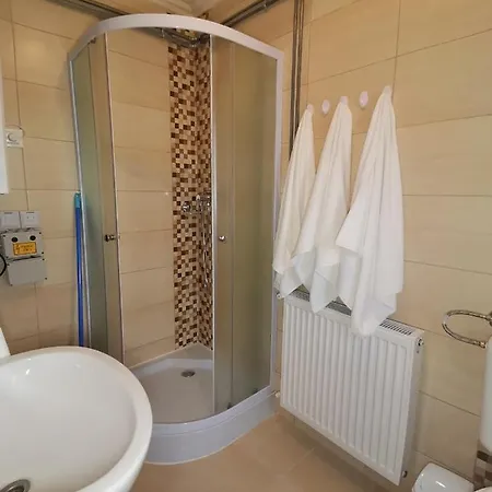 Gyoengyvirag Apartmanhaz Appartement