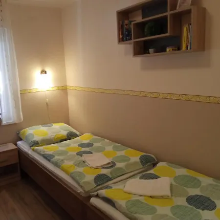Gyoengyvirag Apartmanhaz Appartement *