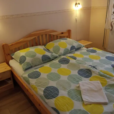 Gyoengyvirag Apartmanhaz *
