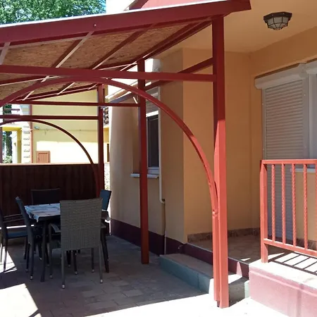 Gyoengyvirag Apartmanhaz Daire Hajdúszoboszló